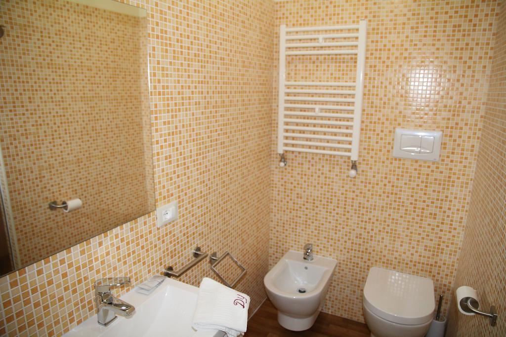Domus Yenne Suites Cagliari Phòng bức ảnh