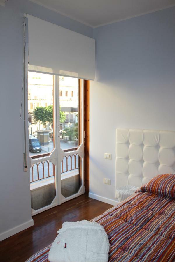 Domus Yenne Suites Cagliari Ngoại thất bức ảnh
