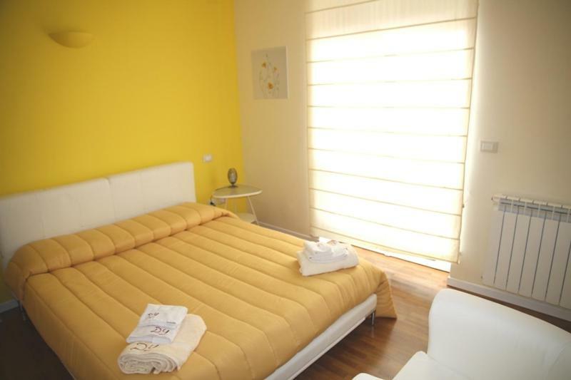 Domus Yenne Suites Cagliari Ngoại thất bức ảnh